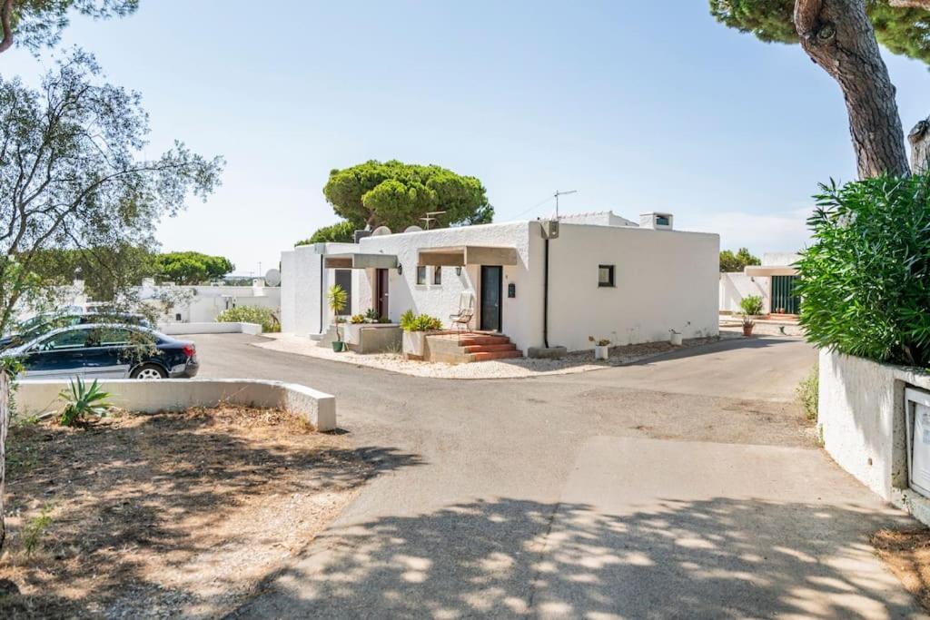 Sunny Villa With Golf Front View Виламура Экстерьер фото